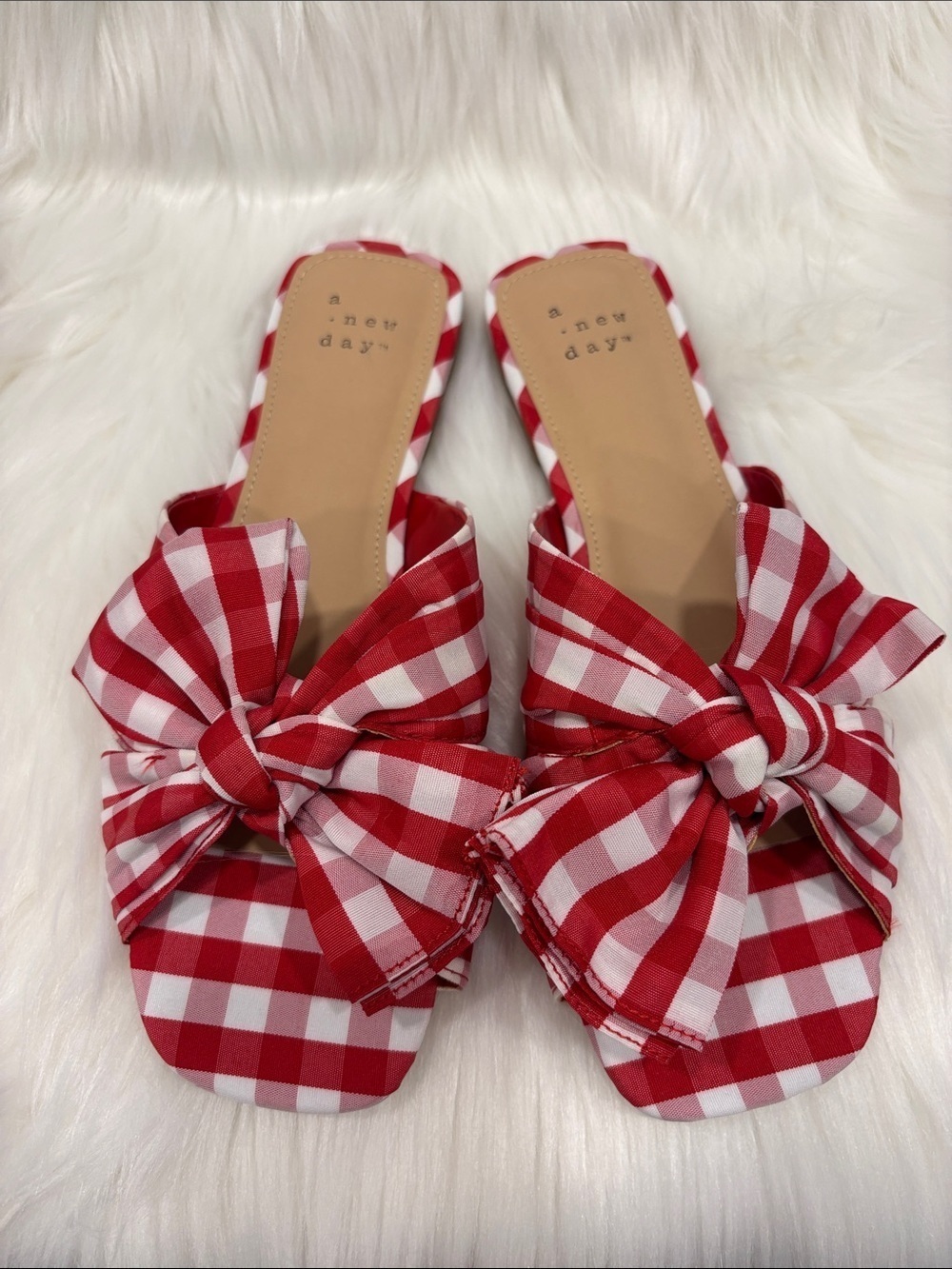 NEW a new day red gingham slides sandals 6 ADORABLE!! Perfect for summer! - Picture 3 of 6